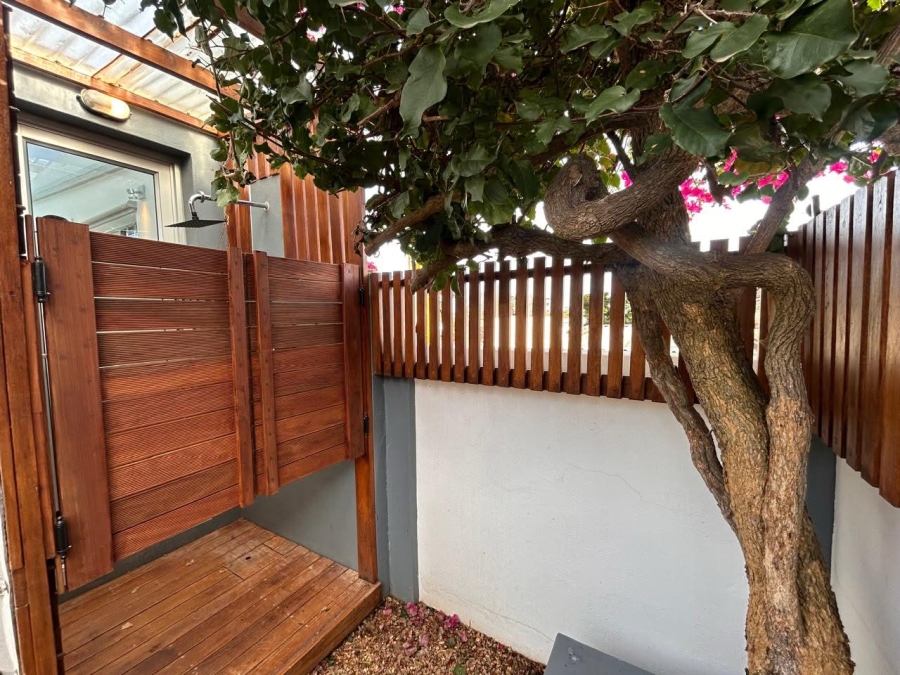 2 Bedroom Property for Sale in Sea Point Western Cape